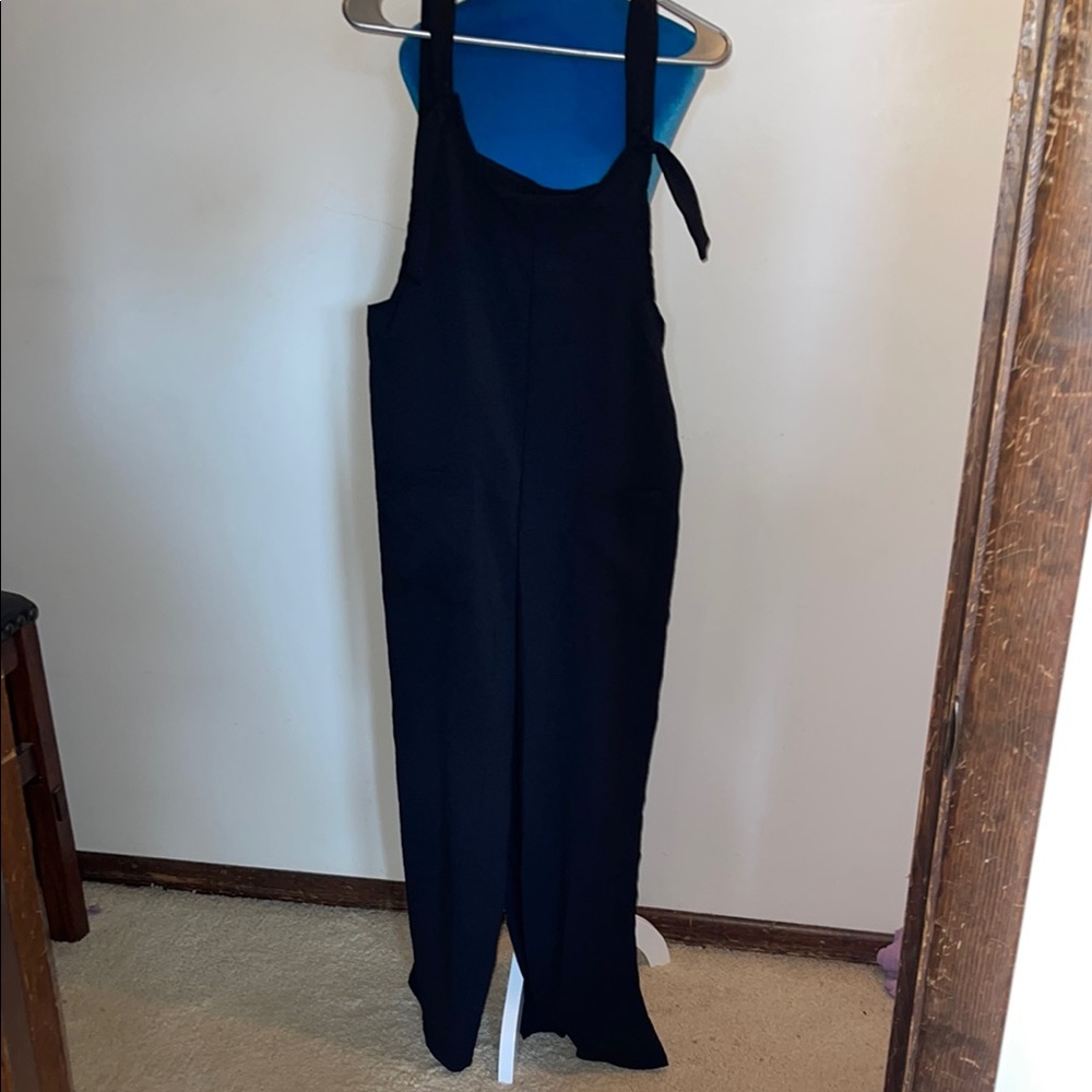 Chic Black Sleeveless Jumpsuit